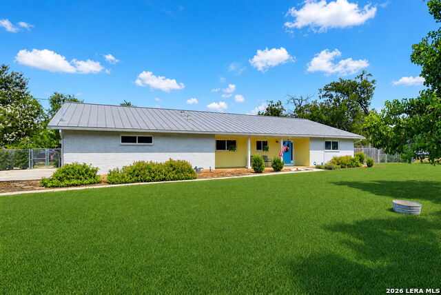 6811 Country View Ln Property Photo 1