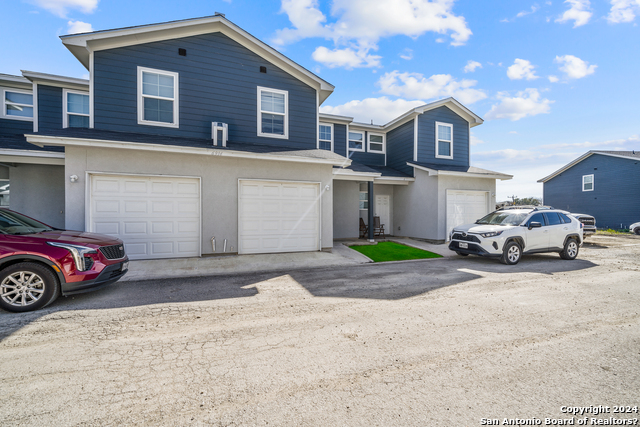 6914 Crestway Dr Property Photo 2