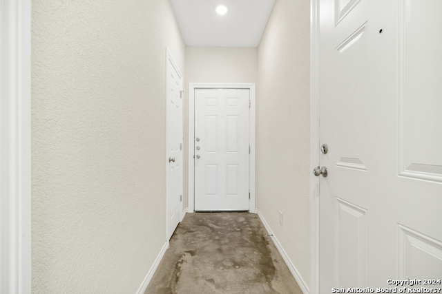 6914 Crestway Dr Property Photo 5