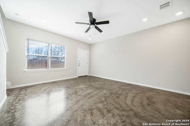 6914 Crestway Dr Property Photo 7
