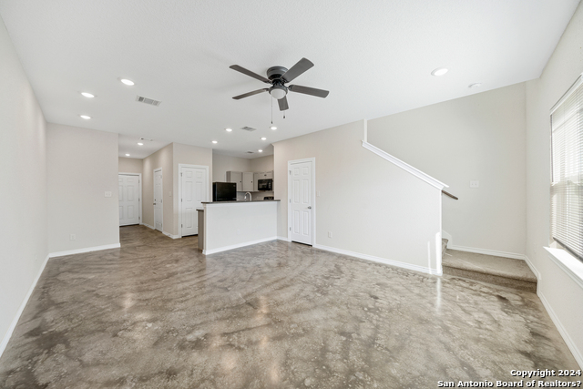 6914 Crestway Dr Property Photo 9