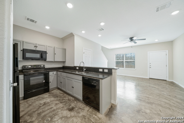 6914 Crestway Dr Property Photo 12