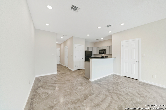6914 Crestway Dr Property Photo 14