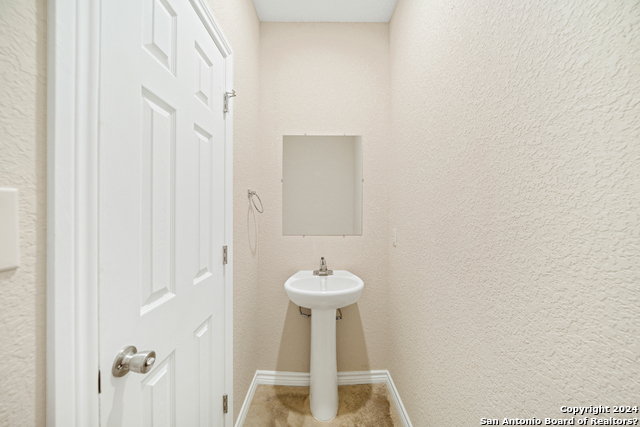 6914 Crestway Dr Property Photo 23