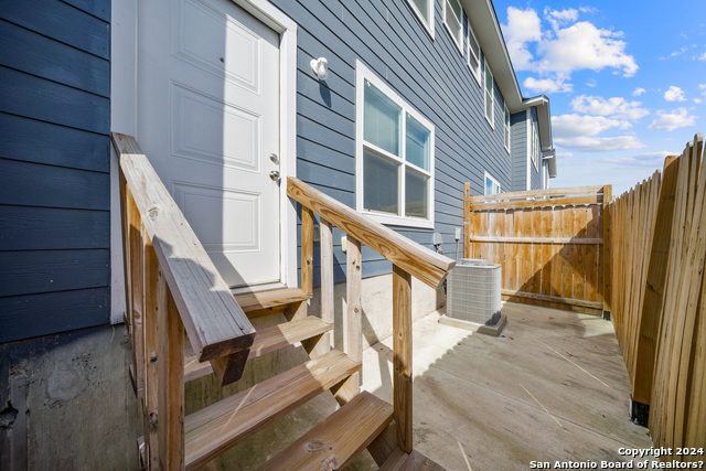 6914 Crestway Dr Property Photo 24