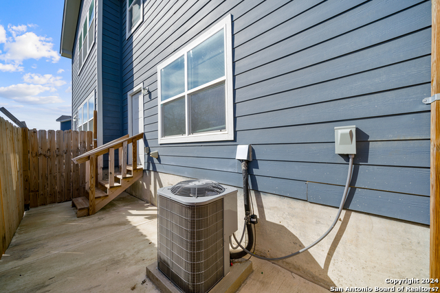 6914 Crestway Dr Property Photo 25