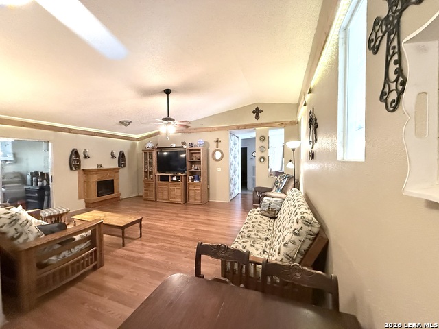 10203 Plumas Dr Property Photo 4