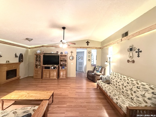 10203 Plumas Dr Property Photo 7