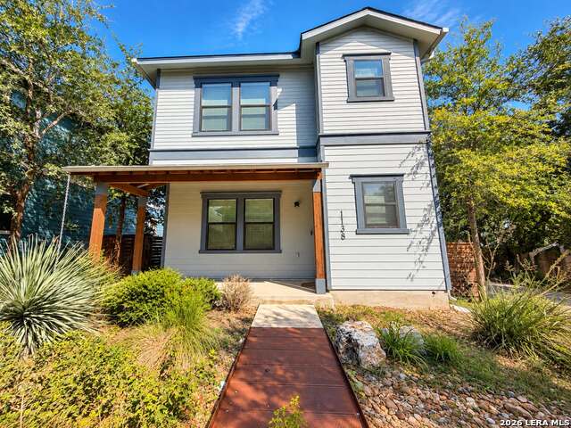 1138 N OLIVE ST Property Photo 1