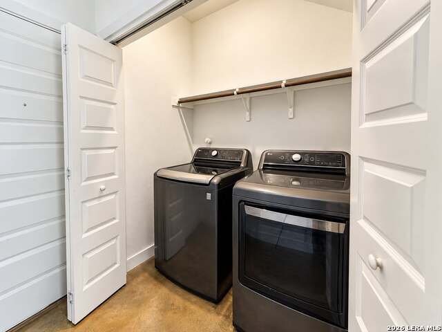 1138 N Olive St Property Photo 9