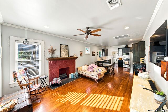 307 Florida St Property Photo 7