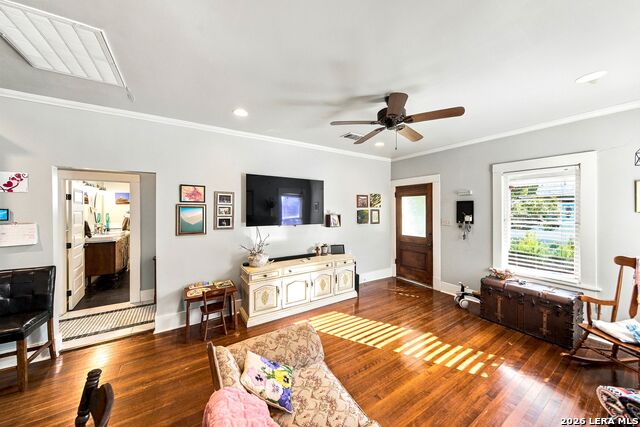 307 Florida St Property Photo 8