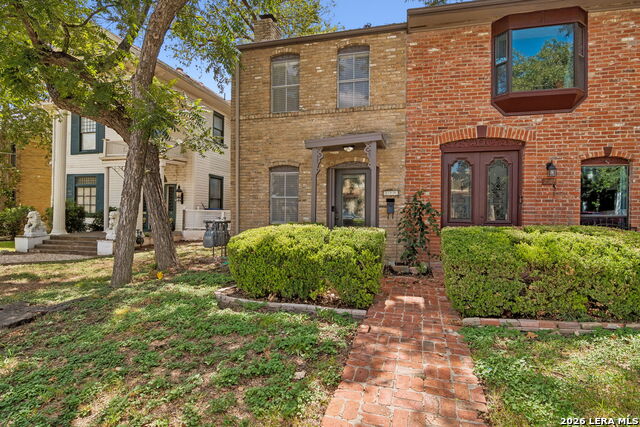 222 W CRAIG PL Property Photo 1