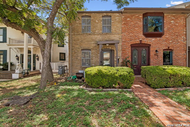 222 W Craig Pl Property Photo 2