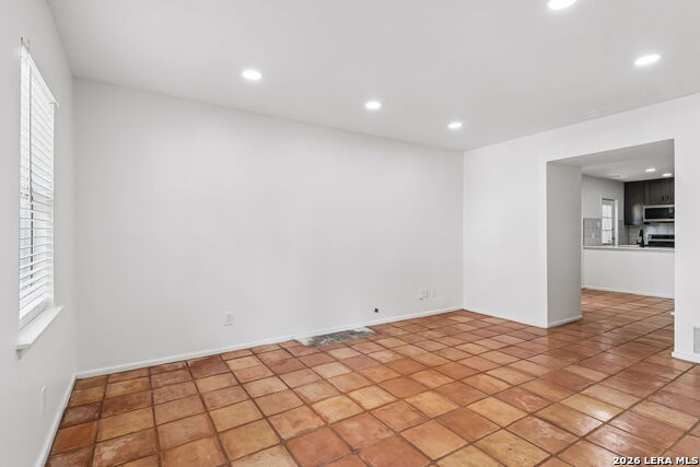 222 W Craig Pl Property Photo 4