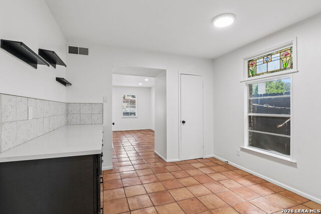 222 W Craig Pl Property Photo 7