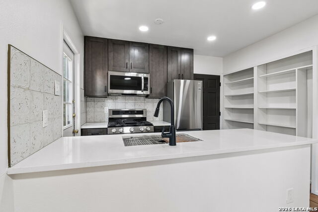 222 W Craig Pl Property Photo 10