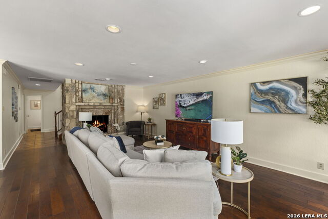 415 Woodway Forest Dr Property Photo 5