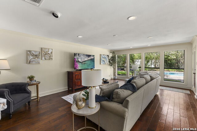 415 Woodway Forest Dr Property Photo 6