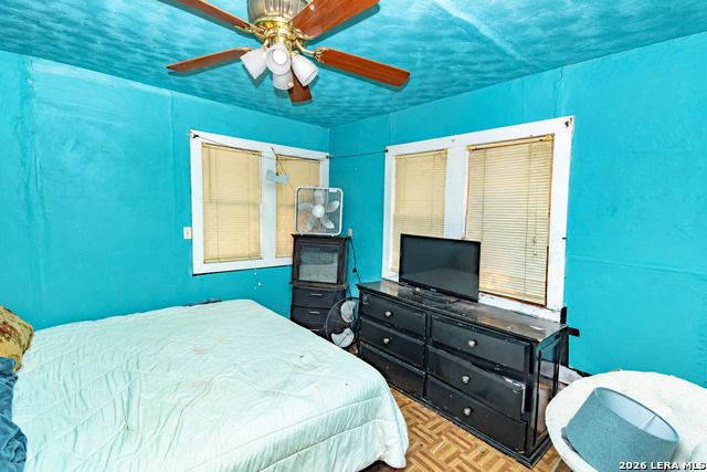 612 W Avenue D Property Photo 7