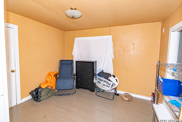 612 W Avenue D Property Photo 9