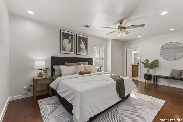 2126 E Lawndale Property Photo 4