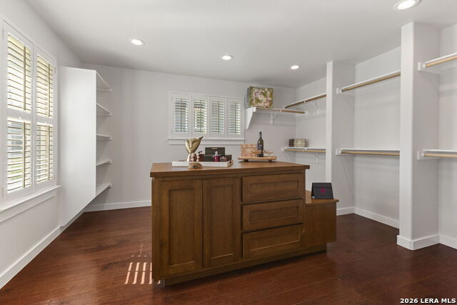 2126 E Lawndale Property Photo 5