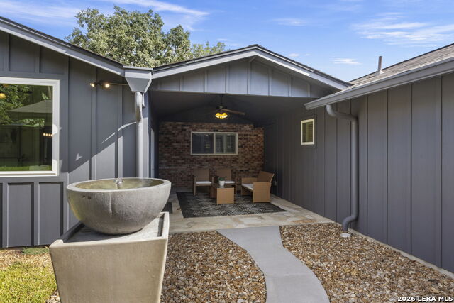 2126 E Lawndale Property Photo 6