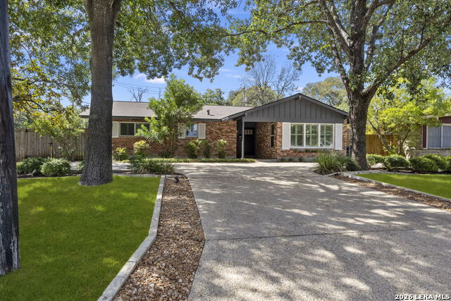 2126 E Lawndale Property Photo 10