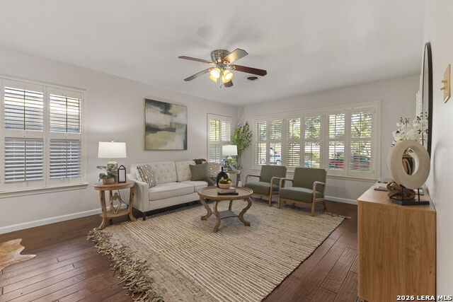 2126 E Lawndale Property Photo 14