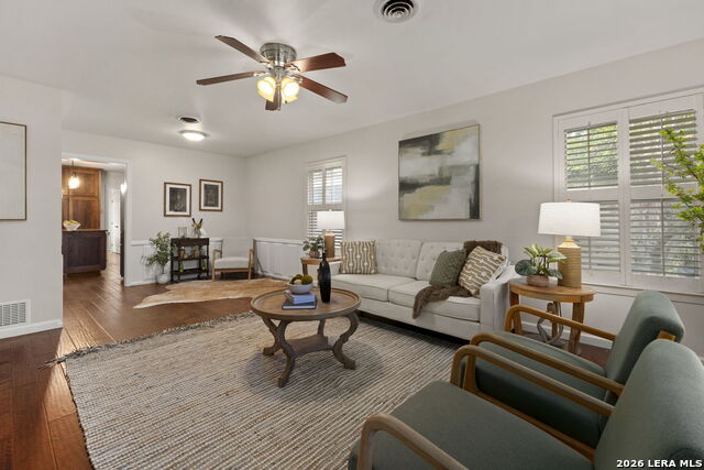 2126 E Lawndale Property Photo 16