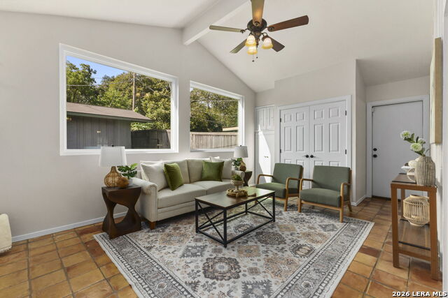 2126 E Lawndale Property Photo 19