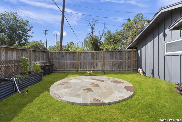 2126 E Lawndale Property Photo 43