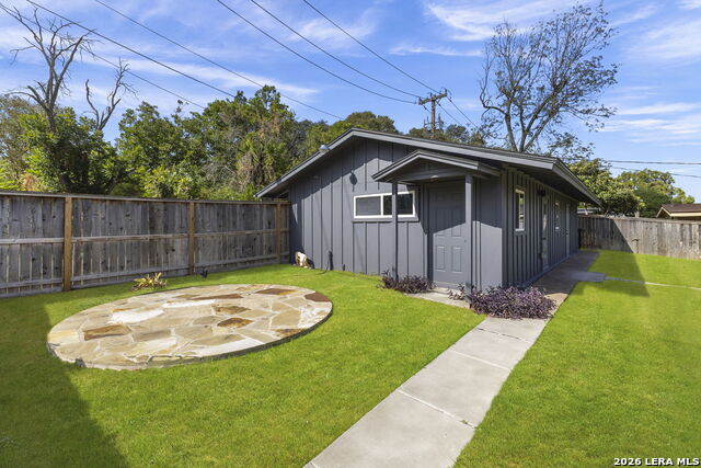 2126 E Lawndale Property Photo 44