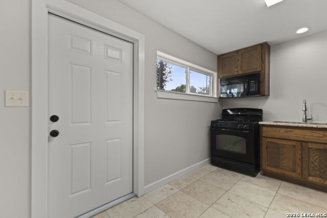 2126 E Lawndale Property Photo 51