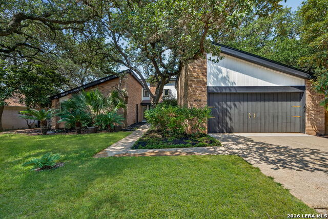 406 Wood Shadow St Property Photo 5