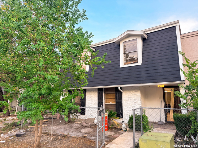 8012 Winsford Property Photo 1