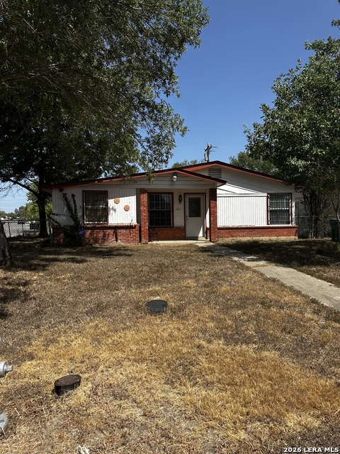 601 E ANSLEY BLVD Property Photo 1