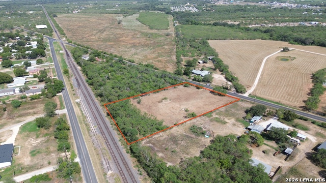 12323 Pearsall Rd Property Photo 2