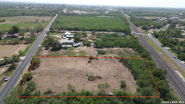 12323 Pearsall Rd Property Photo 4