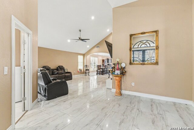 420 Highlands Loop Property Photo 6