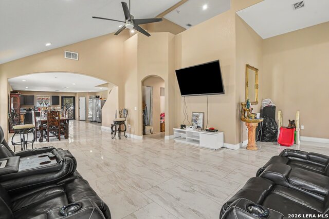 420 Highlands Loop Property Photo 7