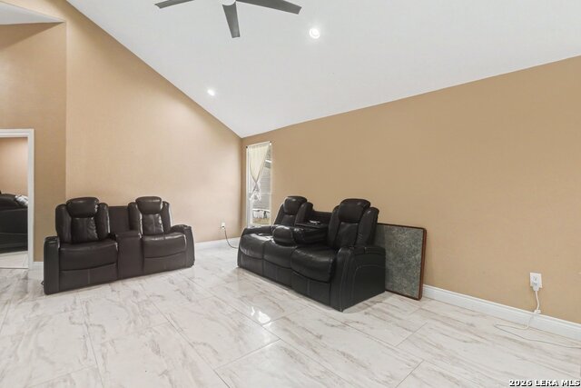 420 Highlands Loop Property Photo 8