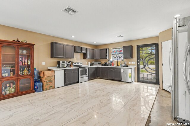 420 Highlands Loop Property Photo 14