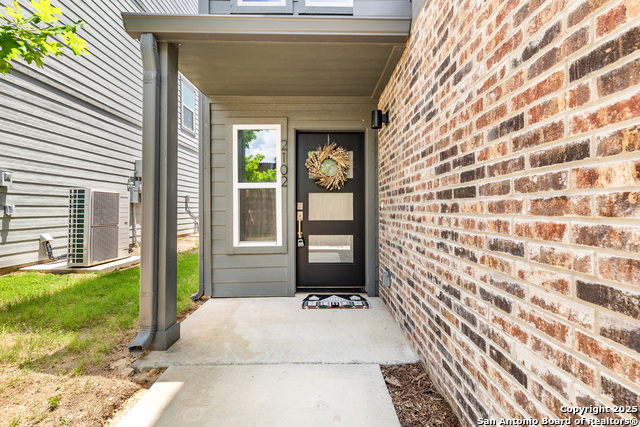 415 Ira Ave Property Photo 1