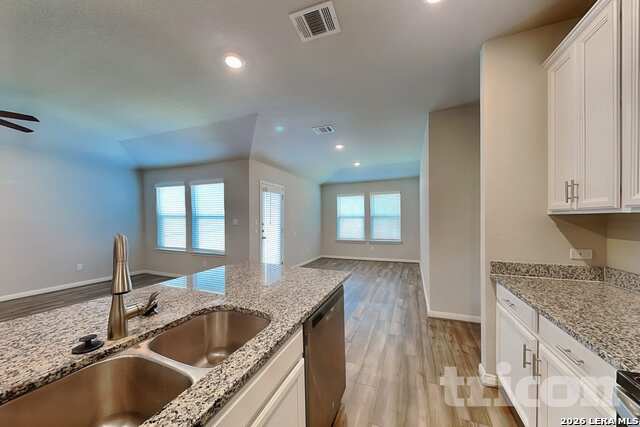 13503 Emerson Property Photo 4
