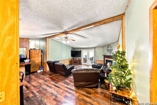 103 Bob White Dr Property Photo 6