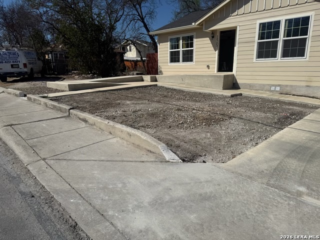 1507 W Hilderbrand Ave. Property Photo 3