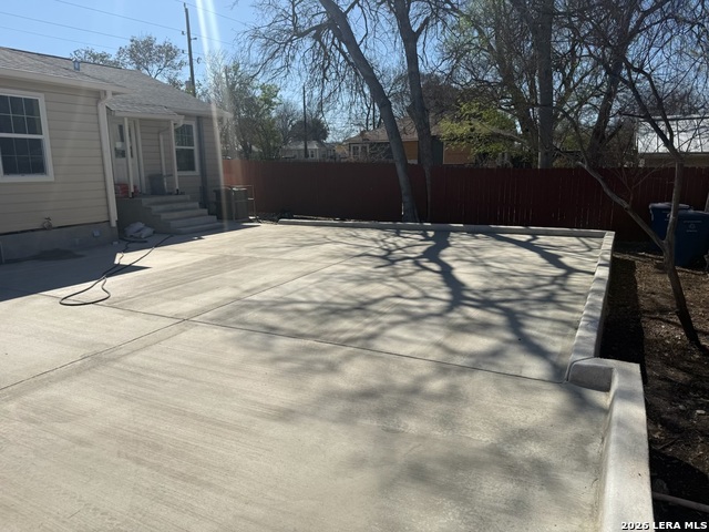 1507 W Hilderbrand Ave. Property Photo 4