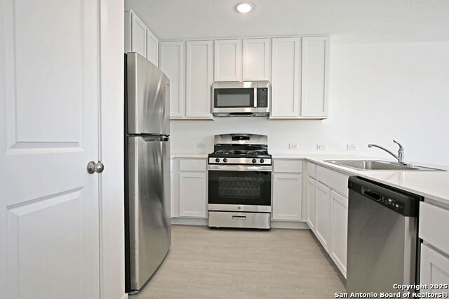11806 Bluebell Rdg Property Photo 5